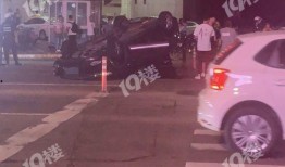 网友爆料翻车视频大全集,笑料百出，生活百态尽收眼底