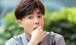 张睿爆料杨紫视频,揭秘明星幕后生活点滴