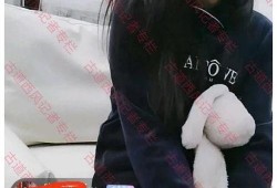 网友爆料流浪女人视频,揭开生活背后的辛酸故事