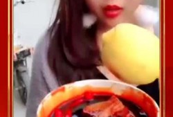 网红直播吃哈密瓜,哈密瓜甜蜜诱惑引全民热议